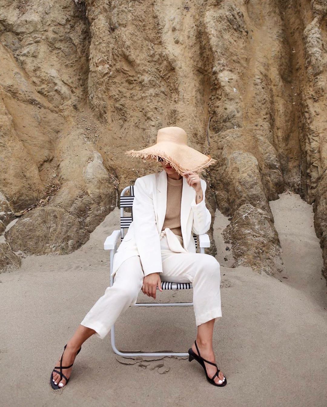 一眼掳获目光的流畅线条:北欧小众手袋及鞋履品牌ATPAtelier