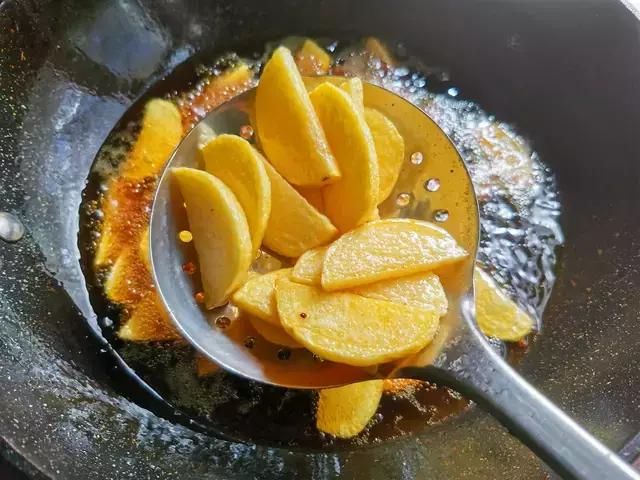 香菇和土豆能做出什么饭没有肉,土豆和香菇做法家常菜