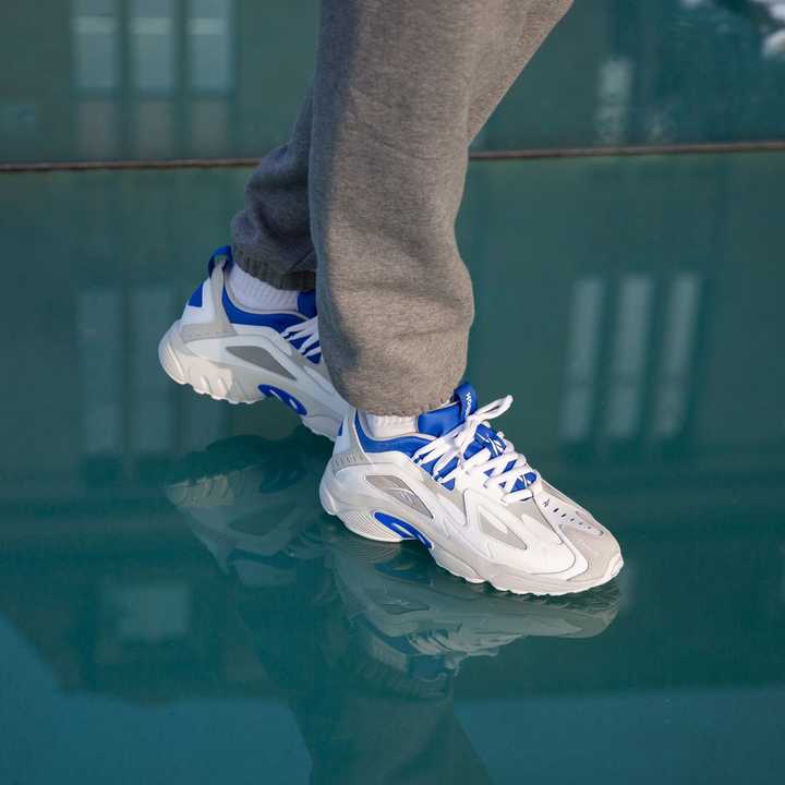 reebok锐步鞋纯黑色,锐步reebok篮球鞋怎么样