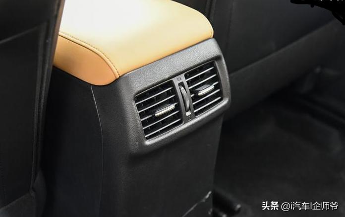 日产轩逸和卡罗拉哪个更值得购买,卡罗拉1.2t精英版比轩逸经典豪华