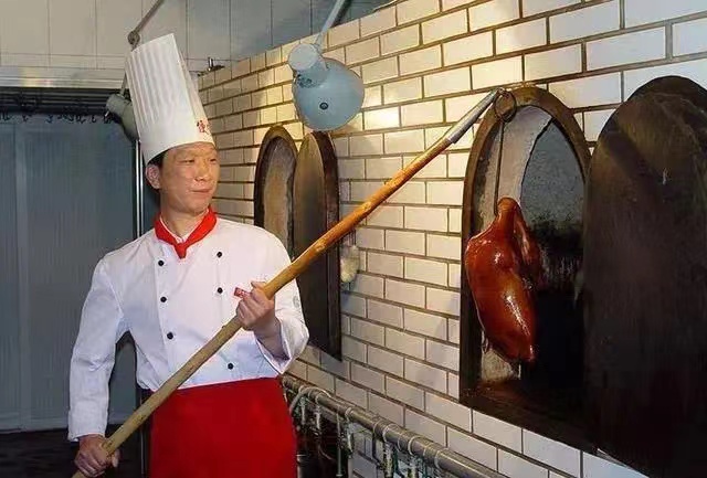 来北京必须要吃的烤鸭店叫什么,北京吃烤鸭哪里最合适