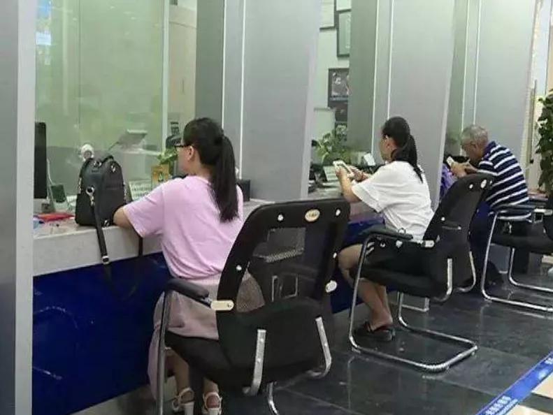 申请信用卡不成功会影响贷款吗,申请信用卡不开通会产生费用吗