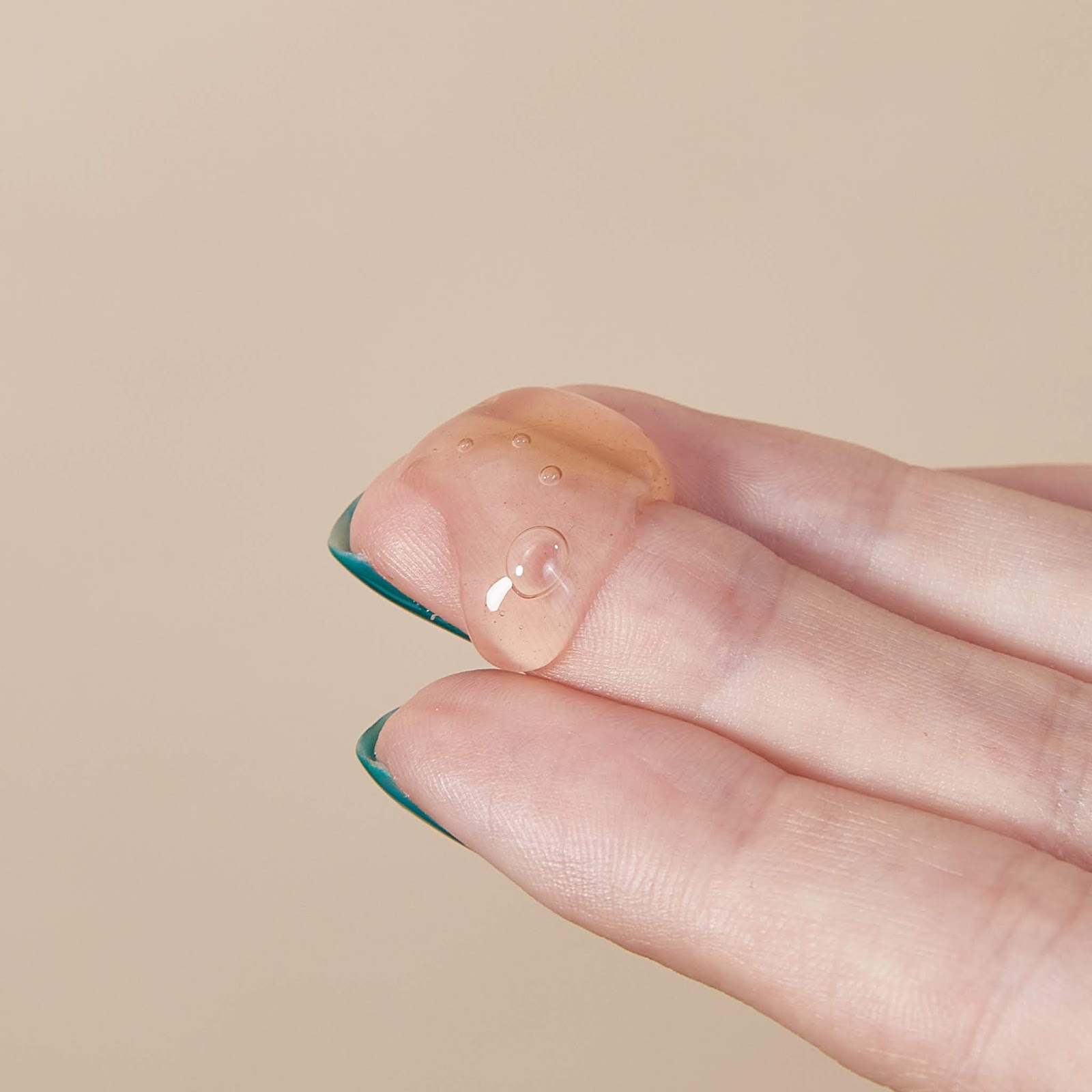 IntheWylde女性润滑剂品牌包装设计via:ClaireHartley