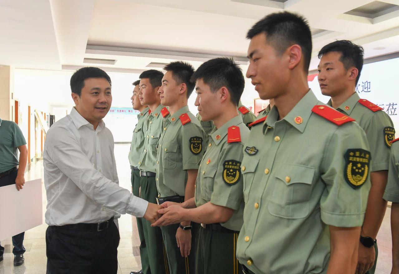 卫滨区开展庆八一拥军慰问活动,爱国拥军促进会八一慰问部队