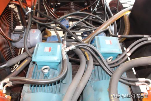 扒渣机液压系统怎么排空气,扒渣机液压没劲