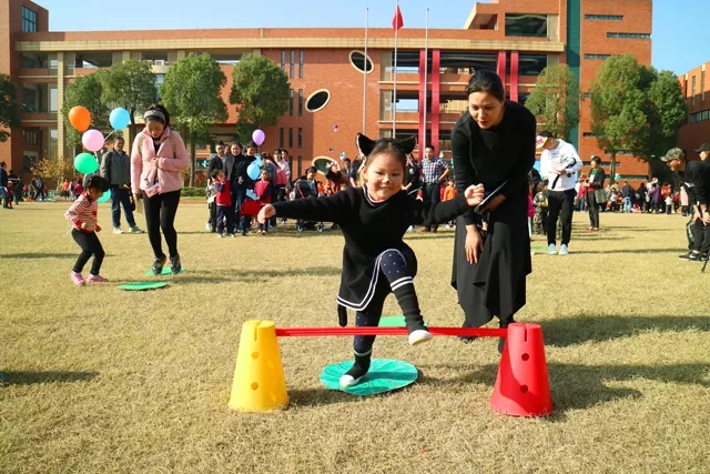 运动为主题的儿童绘本亲子表演,绘本亲子运动会