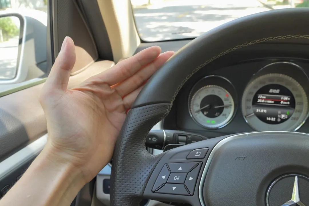 二手奔驰glk300值得买吗,十万左右二手suv奔驰glk300