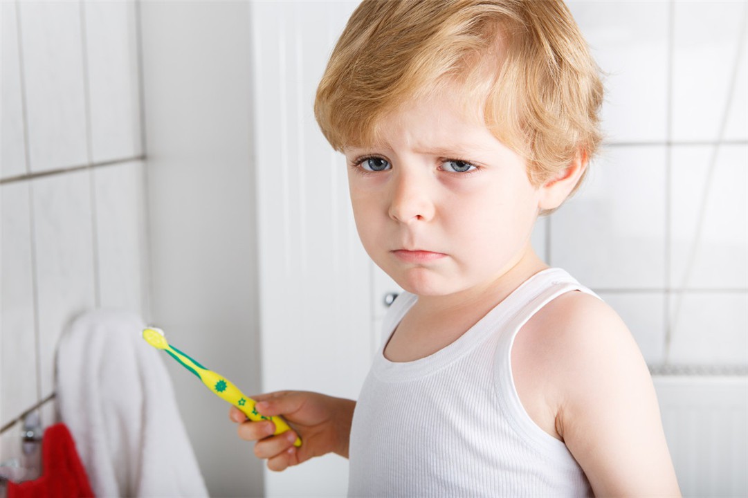 孩子刷牙怕恶心怎么办,孩子刷牙难题