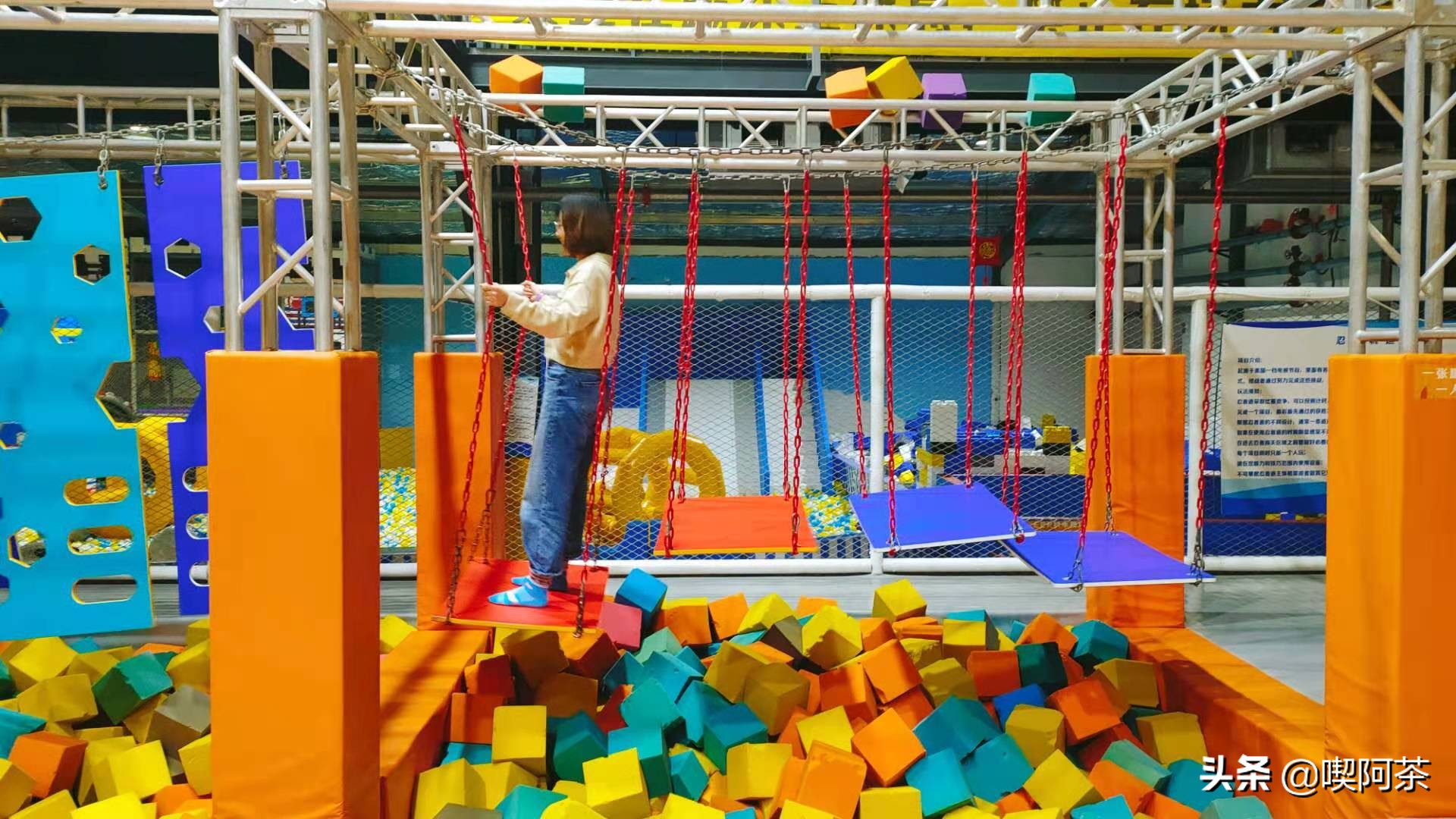 让我们离开地球表面歌词,让我们一起逃离到地球的边缘