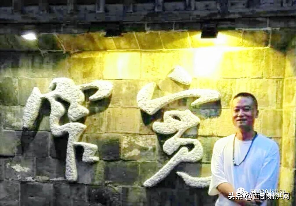 成都宽窄巷子宽窄两个字在哪里,成都宽窄巷子一条街