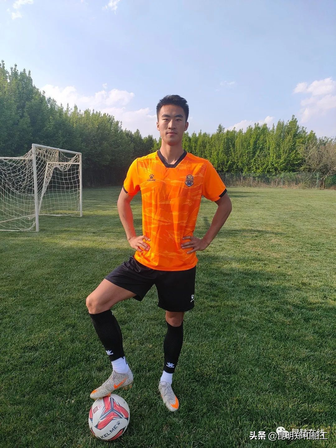 官宣|赵奕豪签约昆明郑和船工足球俱乐部