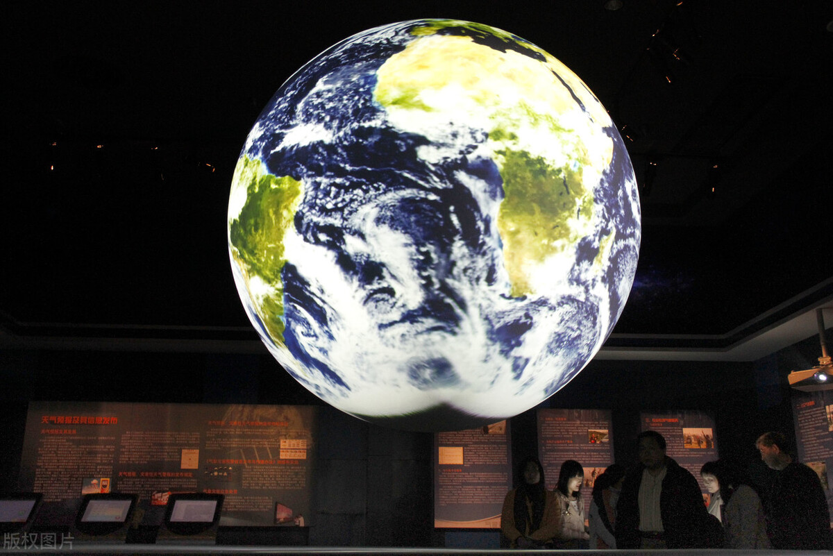 烟花台风带来降雨,烟花易冷暴雨版
