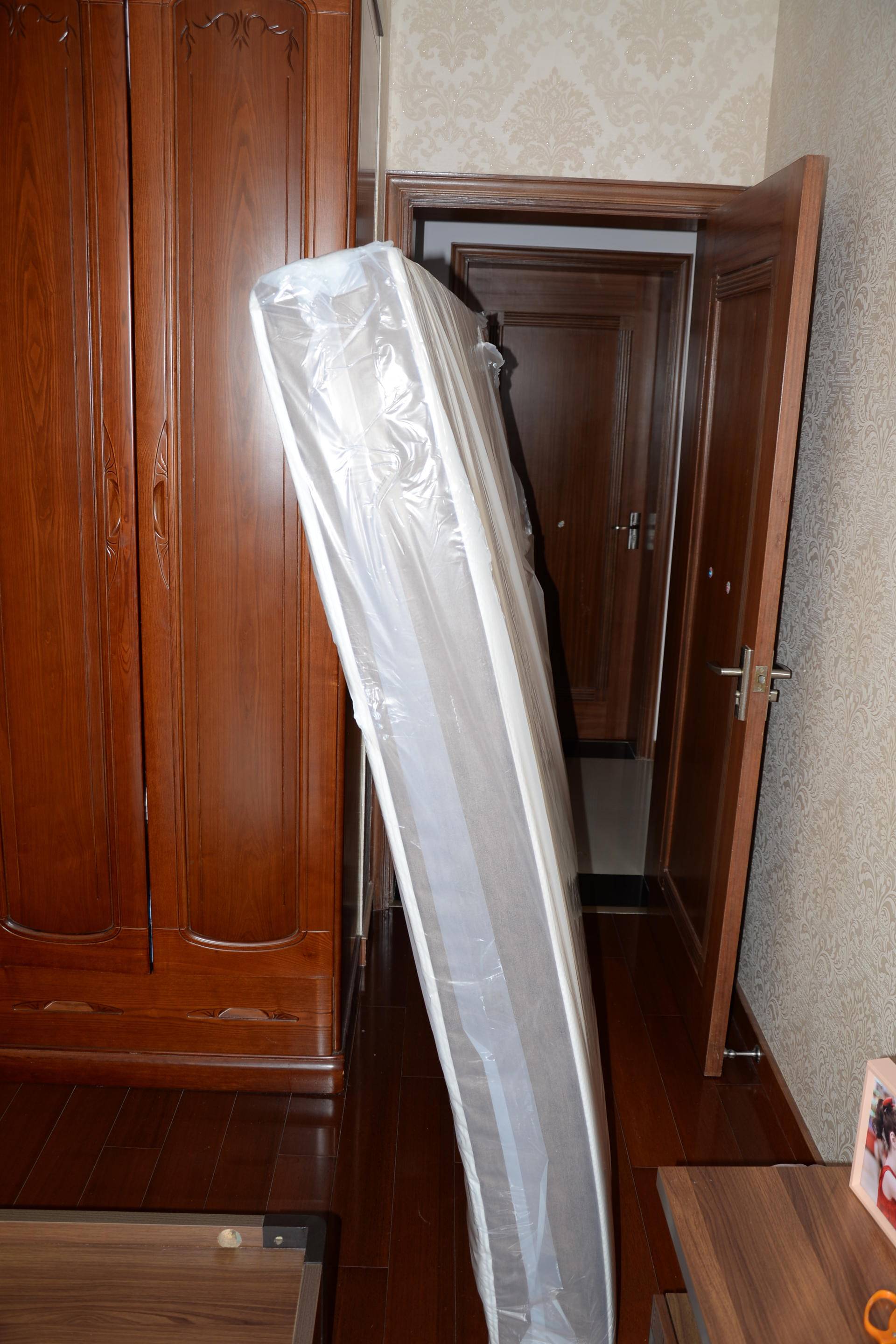 孝敬父母篇二：你们的满意是我的目标—8H黄麻透气护脊床垫