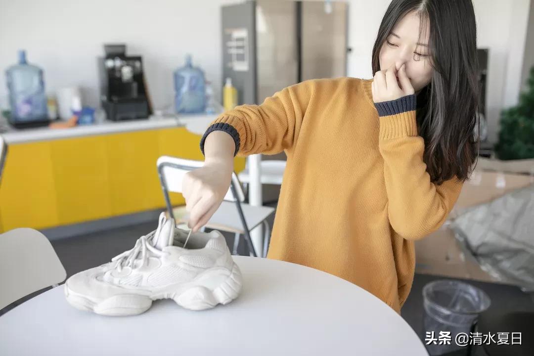 夏天治脚臭最好的方法,除脚臭好物推荐瞬间除臭