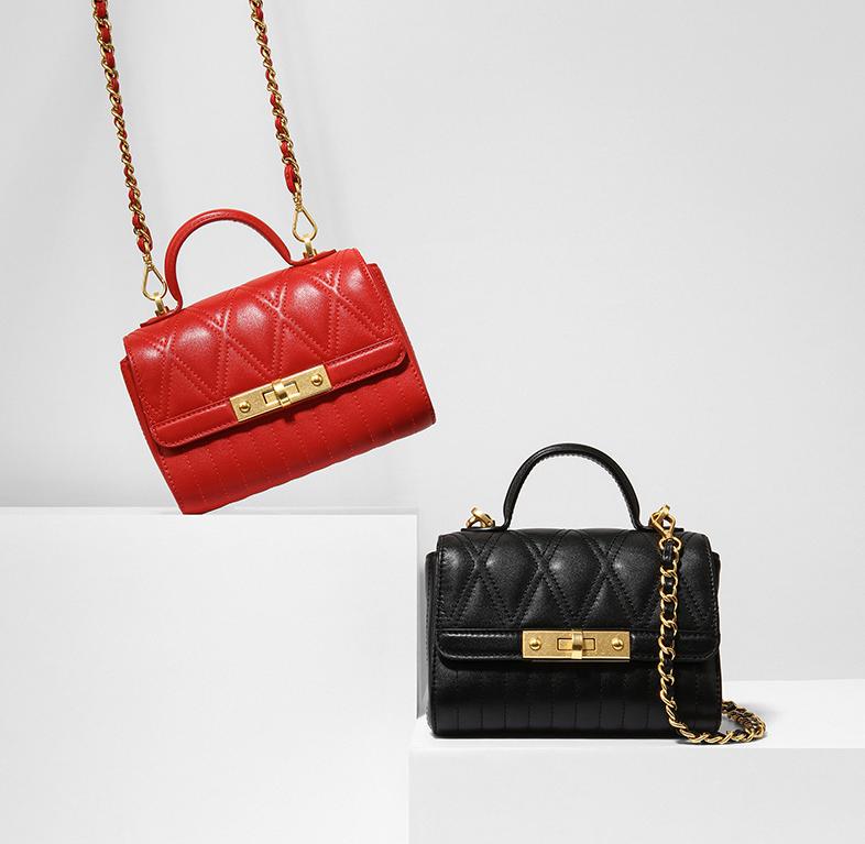 戚薇背的复古包,戚薇同款斜挎兔子包