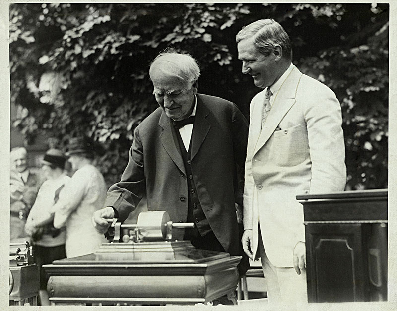 什么时候爱迪生发明电灯,电灯到底是不是爱迪生发明