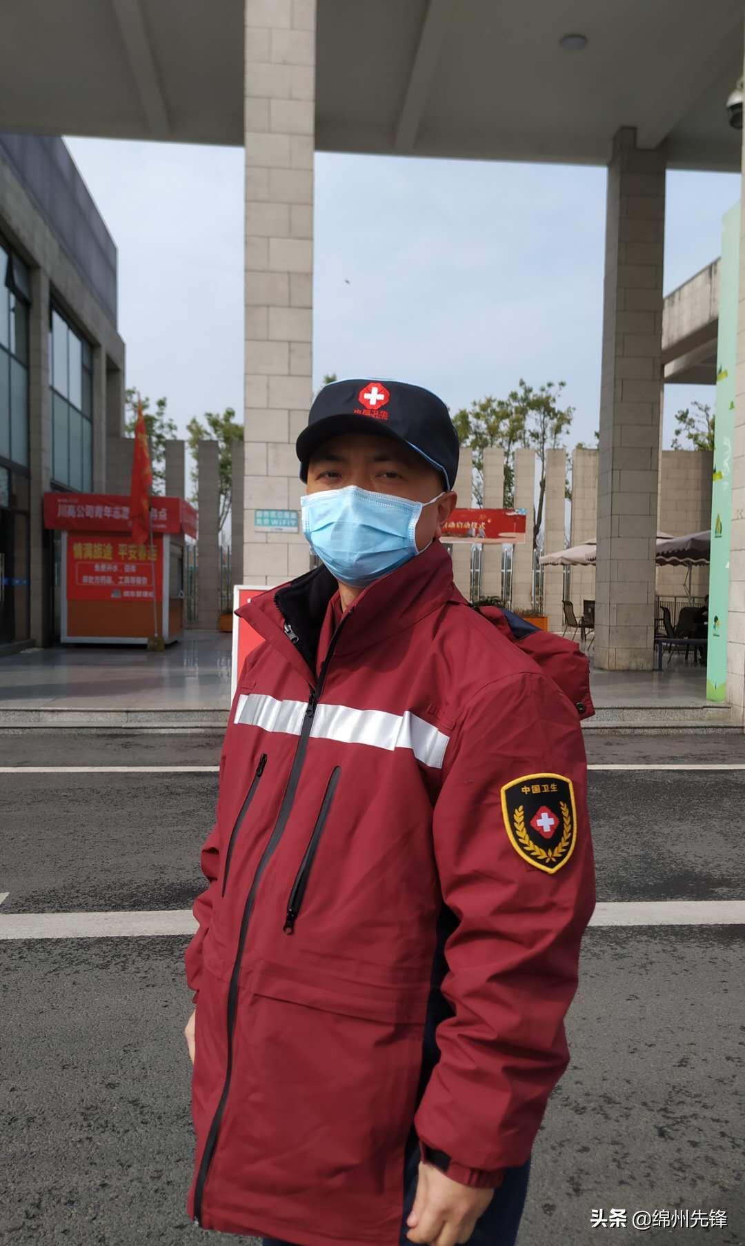 心理救援“老兵”姚晓波：进驻方舱，决战武汉