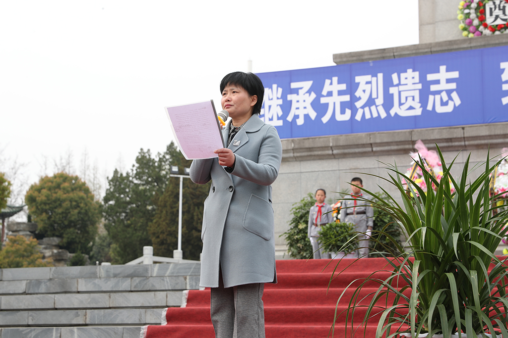 传承英烈志逐梦少年时—淮安市周恩来红军小学举行“学习革命先烈争当时代红军娃”清明祭扫系列活动