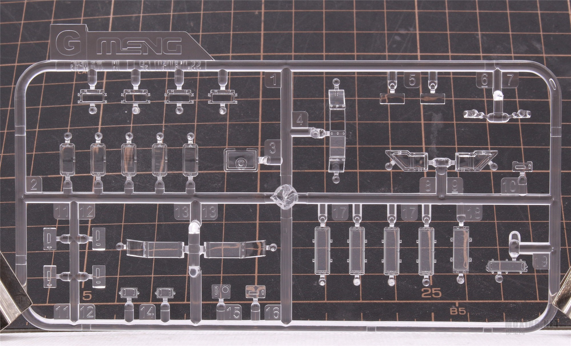 MENG,SS-018-1/35以色列“雌虎”重型装甲运输车-简介与开盒