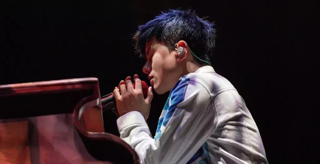 姐弟恋谢娜与张杰,姐弟恋明星夫妻张杰谢娜