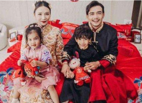 杨烁谈婚姻,杨烁签协议时的视频