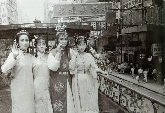 中国历史上最强悍的团队合影,埃菲尔铁塔最著名合影