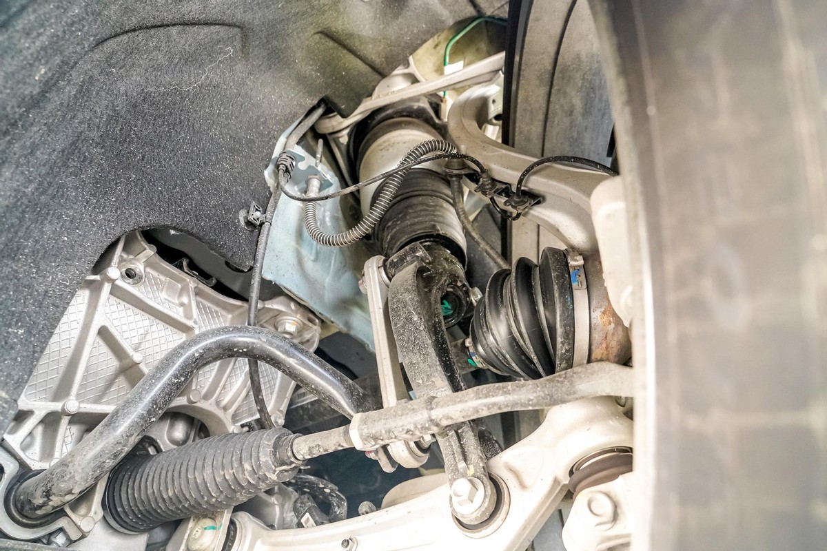 岚图新款free实测,岚图free的竞争对手