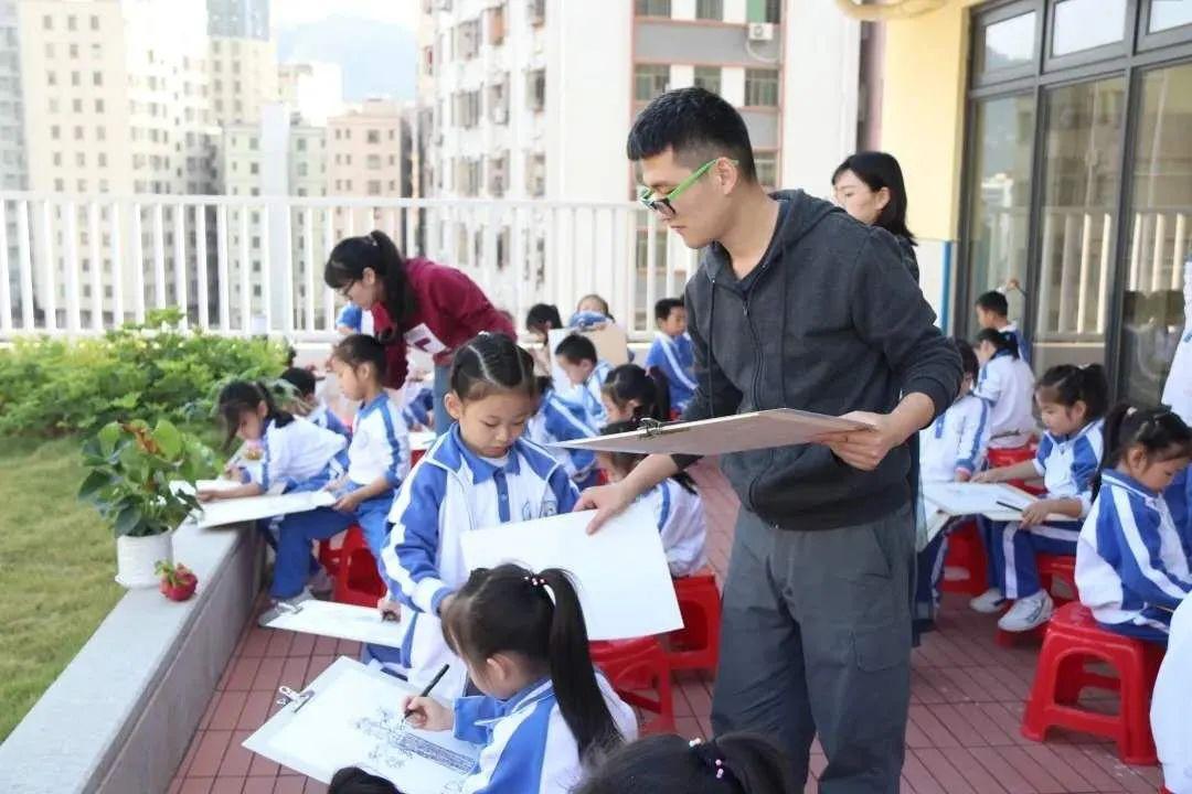 聚四海英才之荟萃，光明这所高标准学校正在崛起