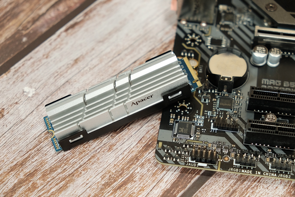 b560m主板支持pcie4.0固态,3500x配b550支持pcie4.0吗