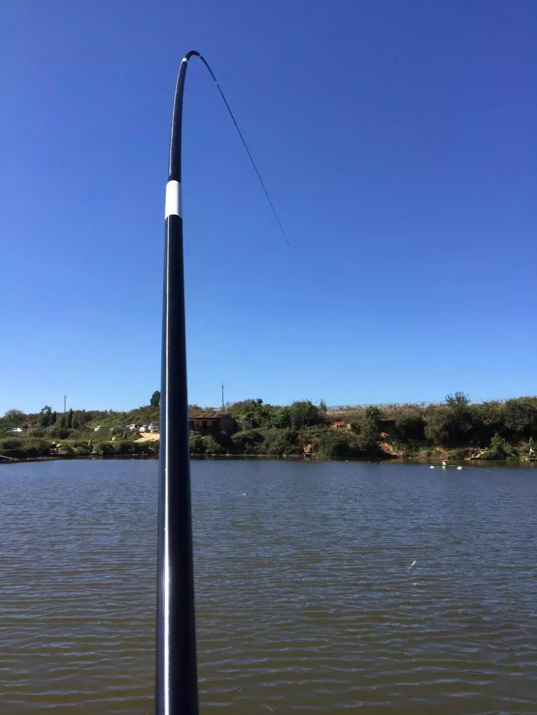 钓鱼人一般必备几根钓竿,钓鱼最重要的两根竿