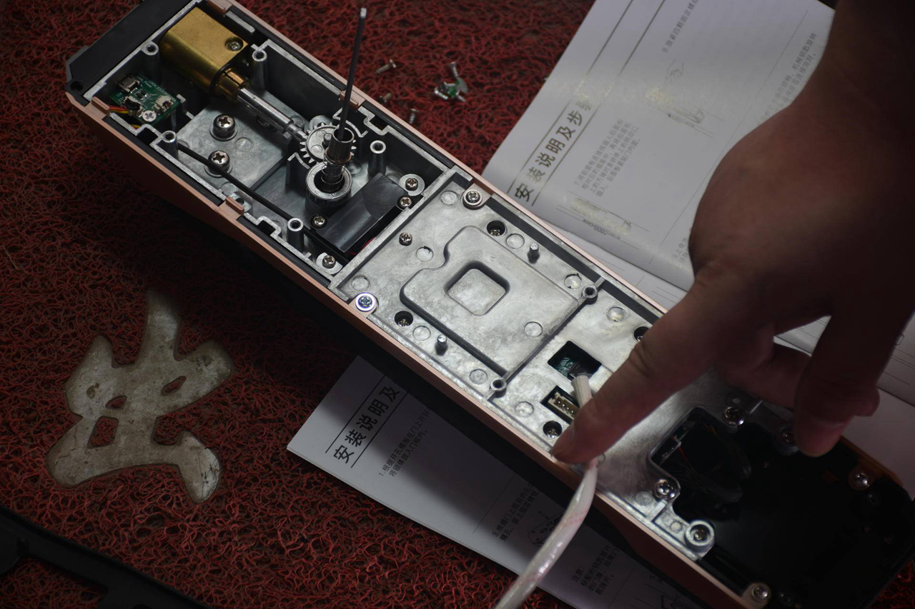 指静脉智能锁比指纹锁更安全吗,智能指纹锁自己设置最安全的方法