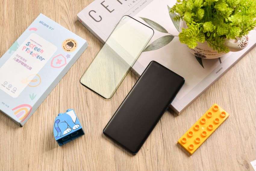 真香警告可靠吗,蓝光钢化膜是智商税吗