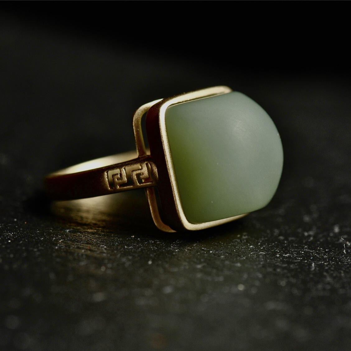 黄金除了要保养还要做什么,黄金如何去金店换比较划算