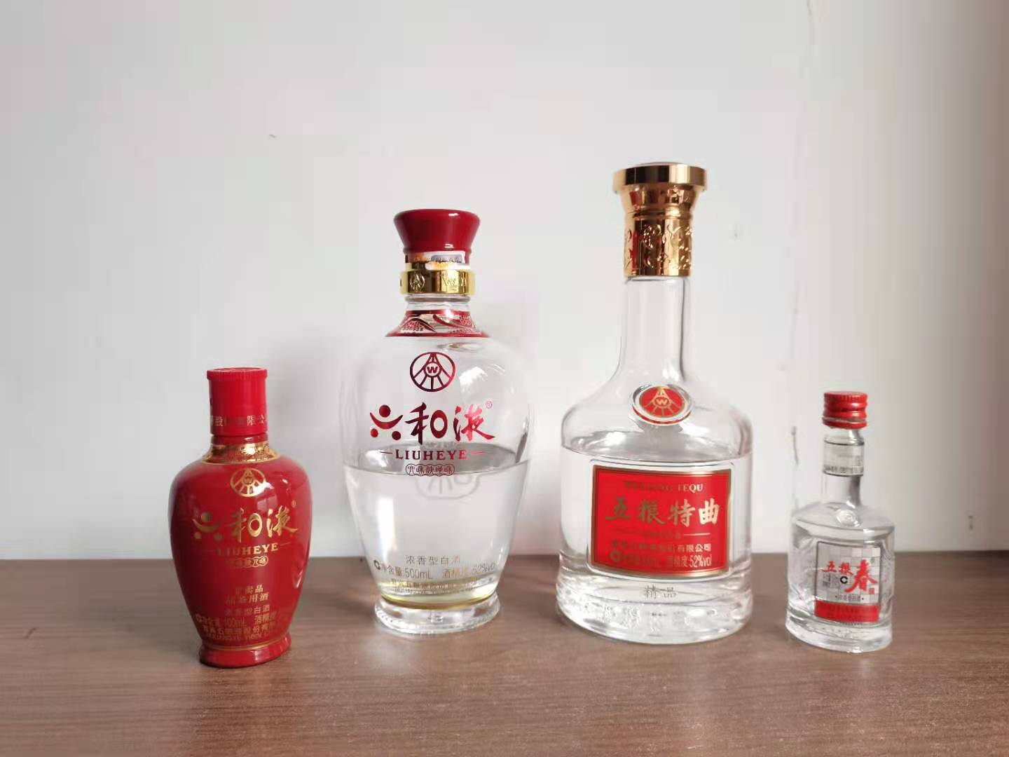 如何选择一款性价比高的白酒,适合普通老百姓喝的白酒是哪种