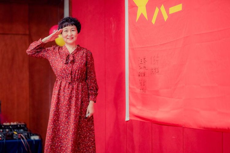 岁月不老我们不散全文,岁月不老我们不散什么意思