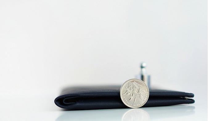 钱包中的冈本001，为移动支付设计的轻奢钱包，用它掏钱浪到飞起