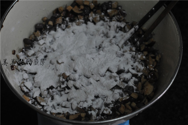 最近很火的水晶窝头,水晶窝头的家常做法