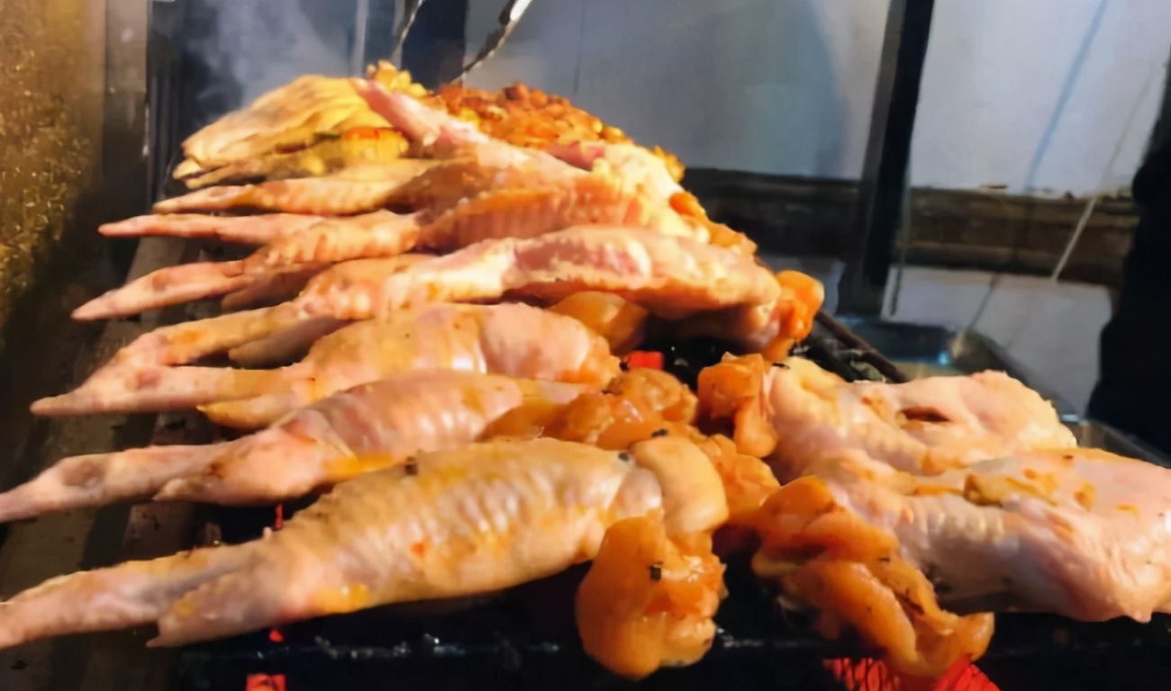 成都网红打卡地美食餐厅小吃街,现在成都建设路好吃的抄手在哪里