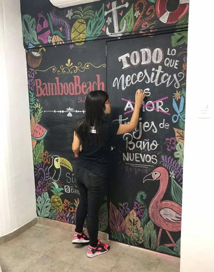 早备个黑板墙就好了！能涂能画实用与颜值兼具，解决了带娃难题