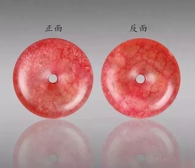 普通玉石烧热放入活狗嘴中,十年后价超百万,血玉为何如此值钱?