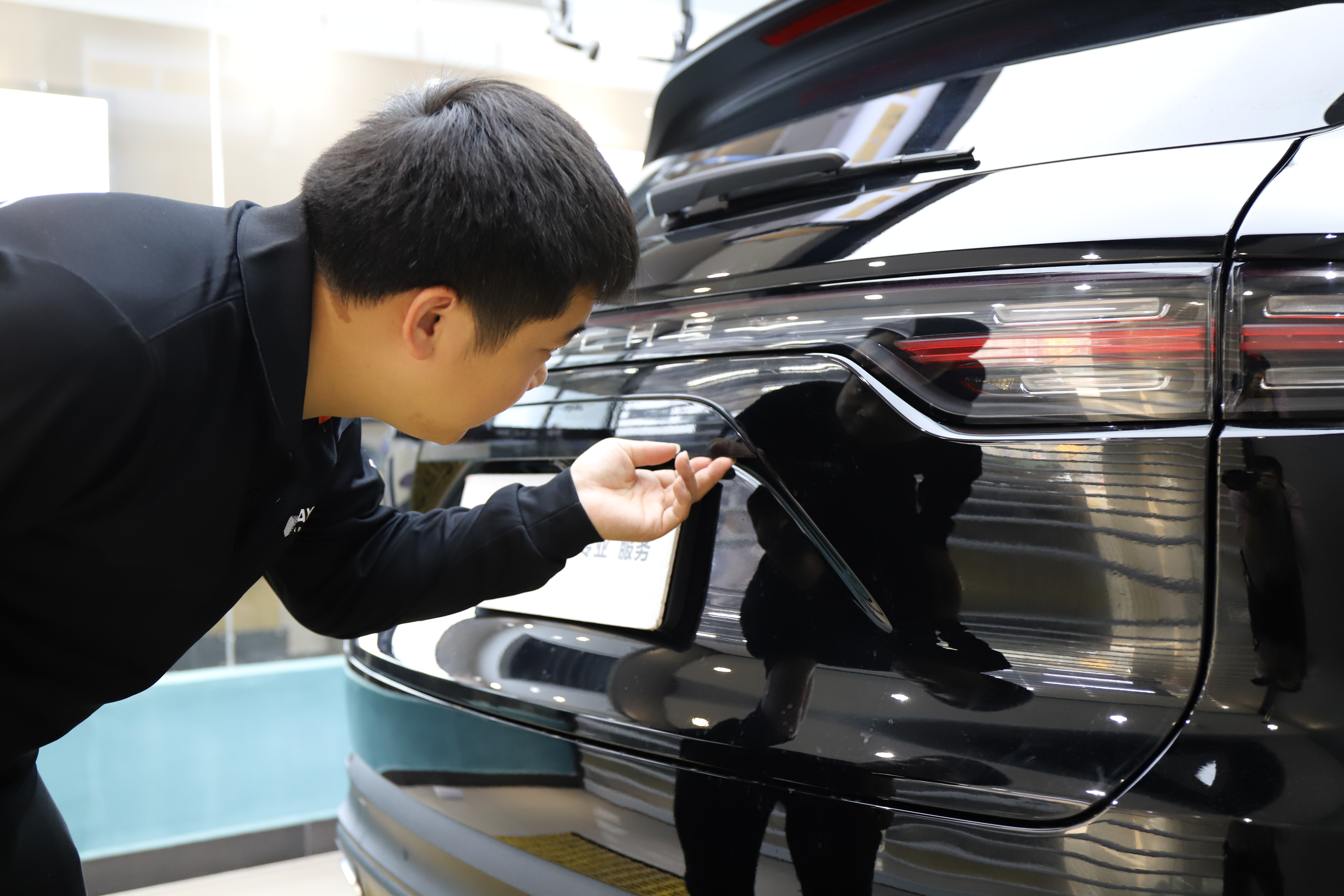 汽车玻璃太阳膜贴膜流程,汽车贴膜前你应该理解的贴膜真相