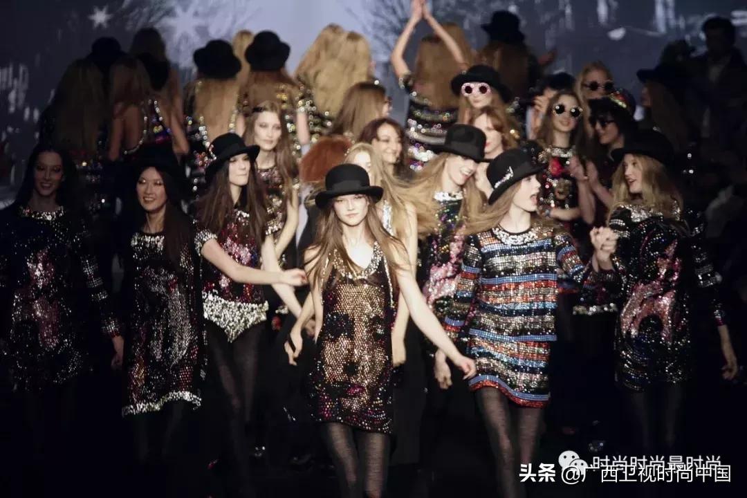 2019秋季新款时尚针织衫大爆发 (2020年春夏流行短小精悍的针织衫)