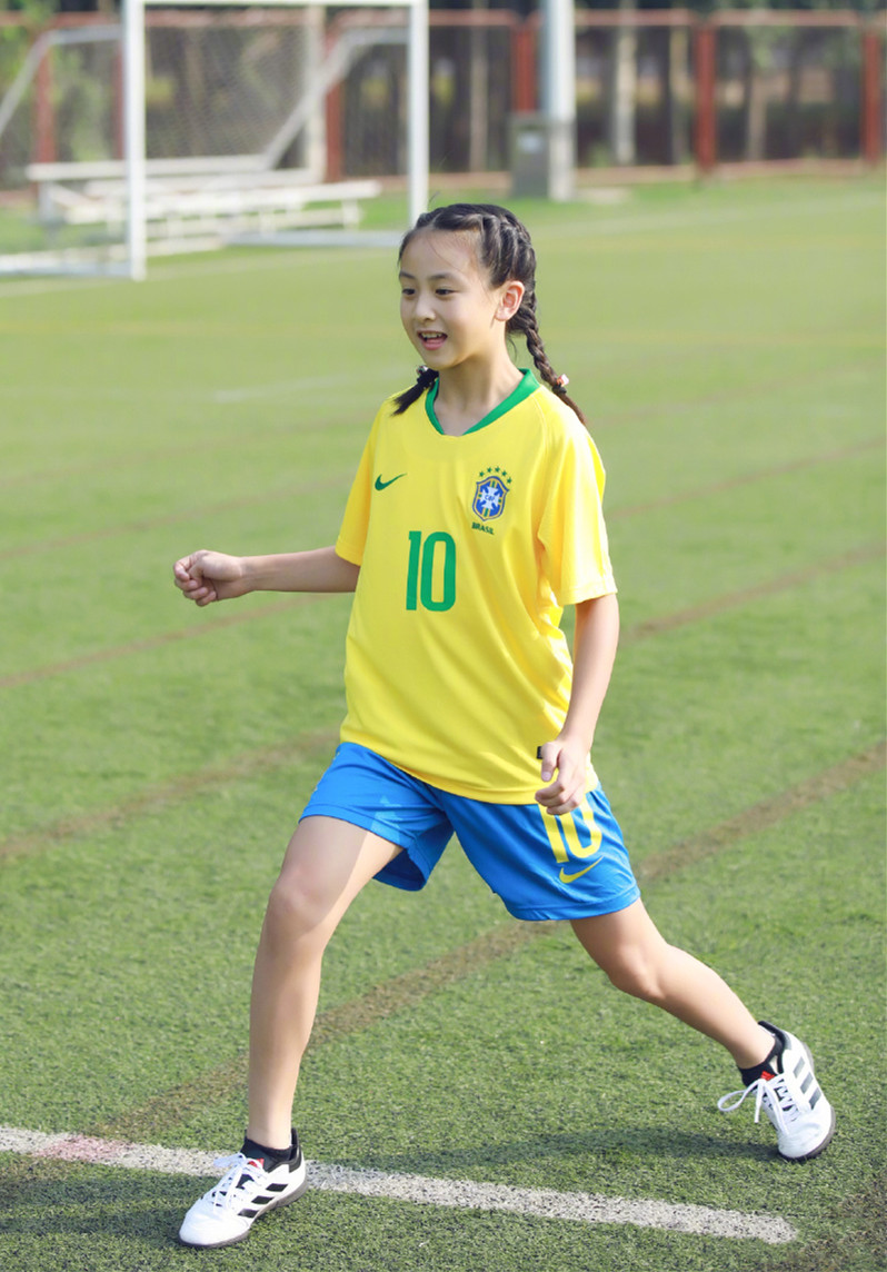 森碟穿搭合集,11岁森碟近照曝光