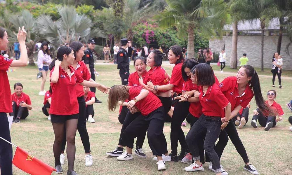 巨邦清明献花丨人间四月无心芳菲，上山看总设计师改革大步豪迈