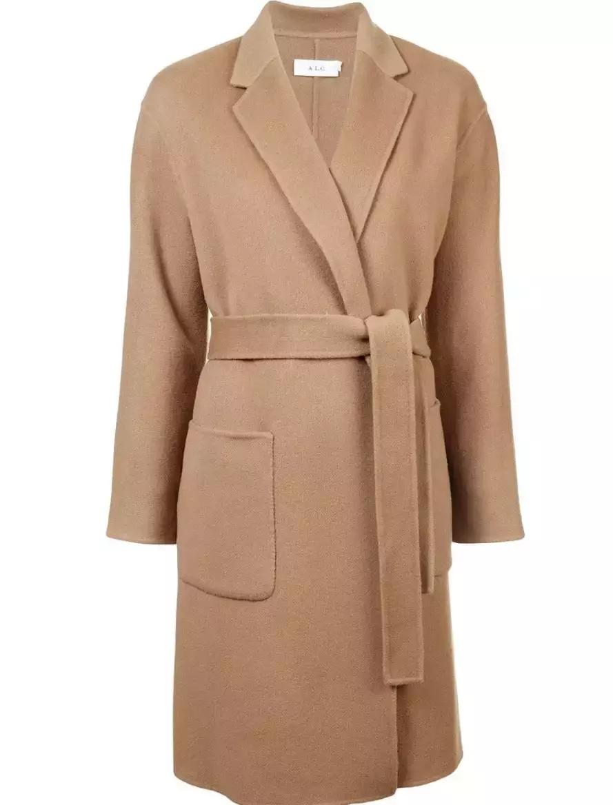 翻翻衣柜,整理衣柜翻到多年前穿的衣服