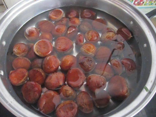 这才是糖炒栗子好吃的做法,水煮板栗最简单的家常做法