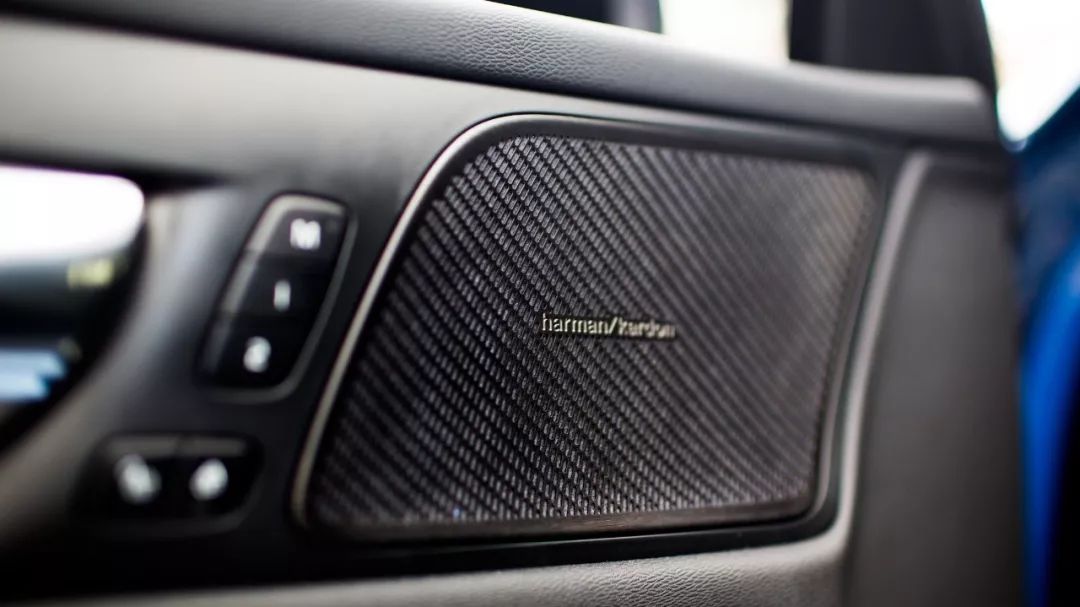 沃尔沃旅行车v60和v90碰撞测试,沃尔沃旅行车v6017年二手车价格