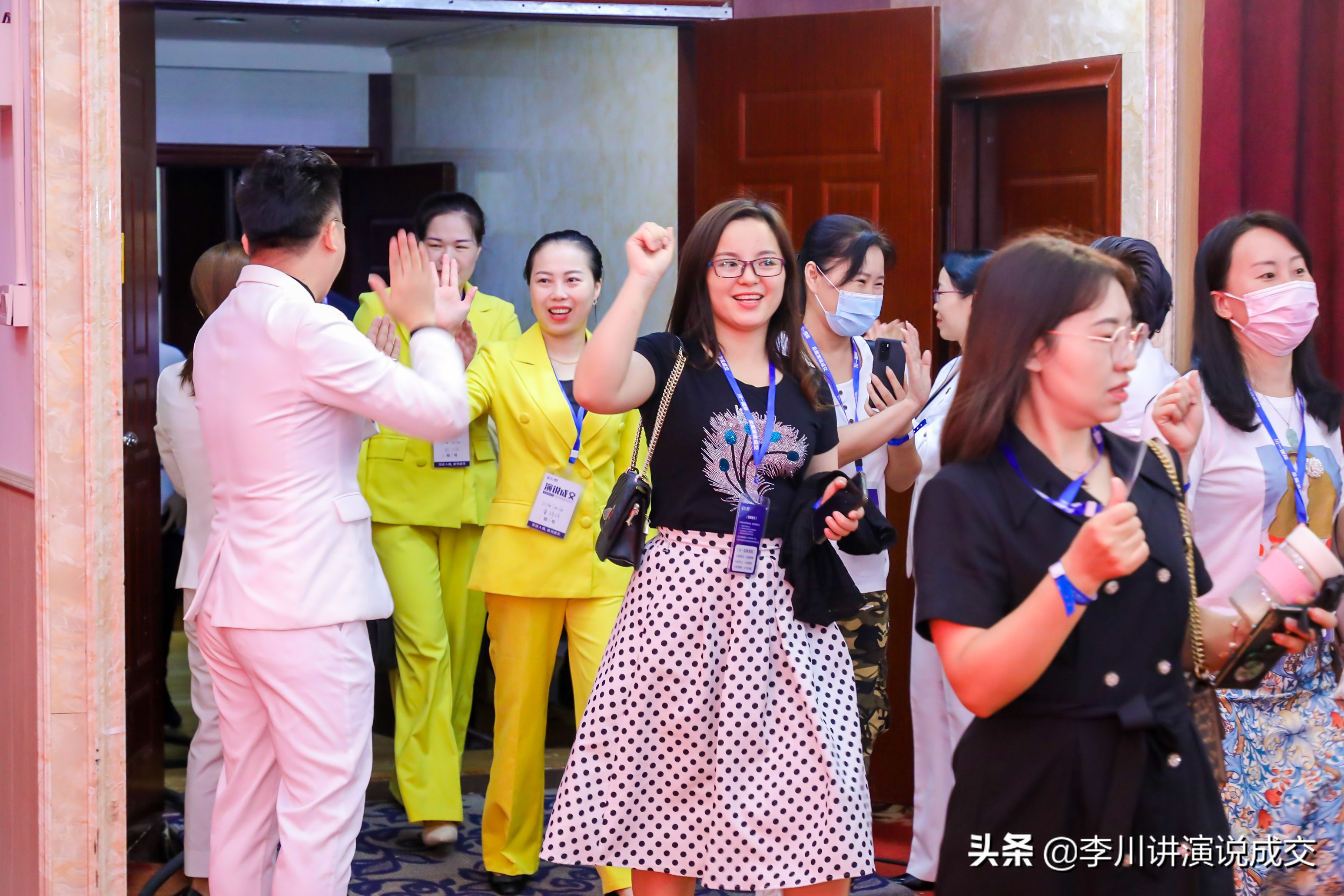 遇到顾客需要退货怎么办,遇到客户要退定金怎么说