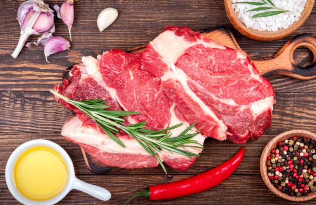 鸡肉猪肉羊肉牛肉哪个营养好,牛肉羊肉和猪肉比哪个营养