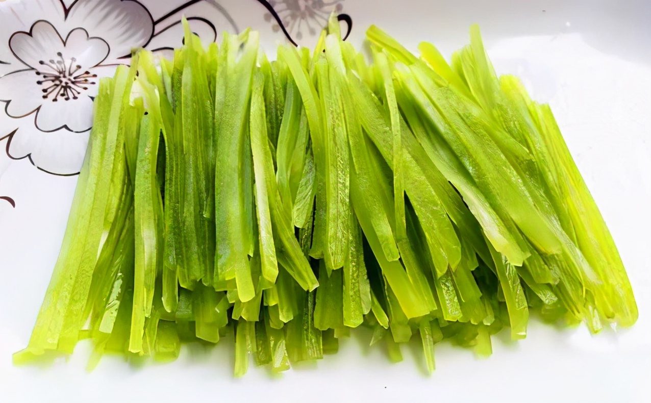 莴笋炒肉片的正确方法,炒莴笋家常做法几分钟能熟